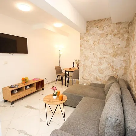 Rita, A New With A Parking Space Apartamento